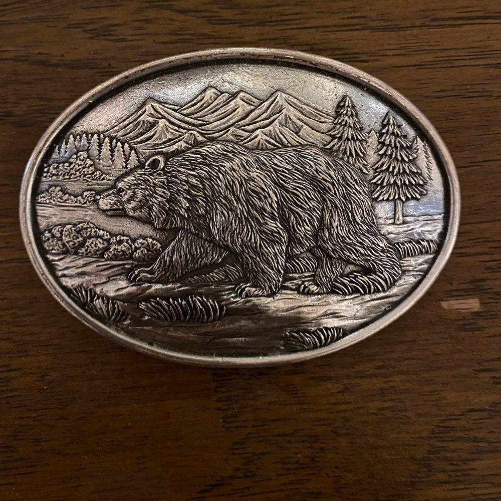 bear belt buckle